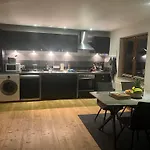 Tritt Ein Bring Glueck Herein - Exquisite 75 Qm - Messenaehe - Parkplatz - Flughafennaehe