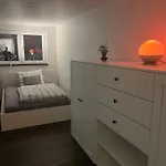 Tritt Ein Bring Glück Herein - Exquisite 75 Qm - Messenähe - Parkplatz - Flughafennähe Apartment Düsseldorf