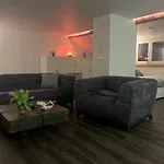 Tritt Ein Bring Glueck Herein - Exquisite 75 Qm - Messenaehe - Parkplatz - Flughafennaehe