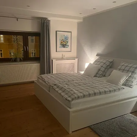 Tritt Ein Bring Glueck Herein - Exquisite 75 Qm - Messenaehe - Parkplatz - Flughafennaehe Appartement Düsseldorf