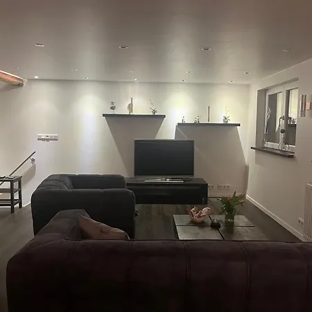 Apartment Tritt Ein Bring Glueck Herein - Exquisite 75 Qm - Messenaehe - Parkplatz - Flughafennaehe