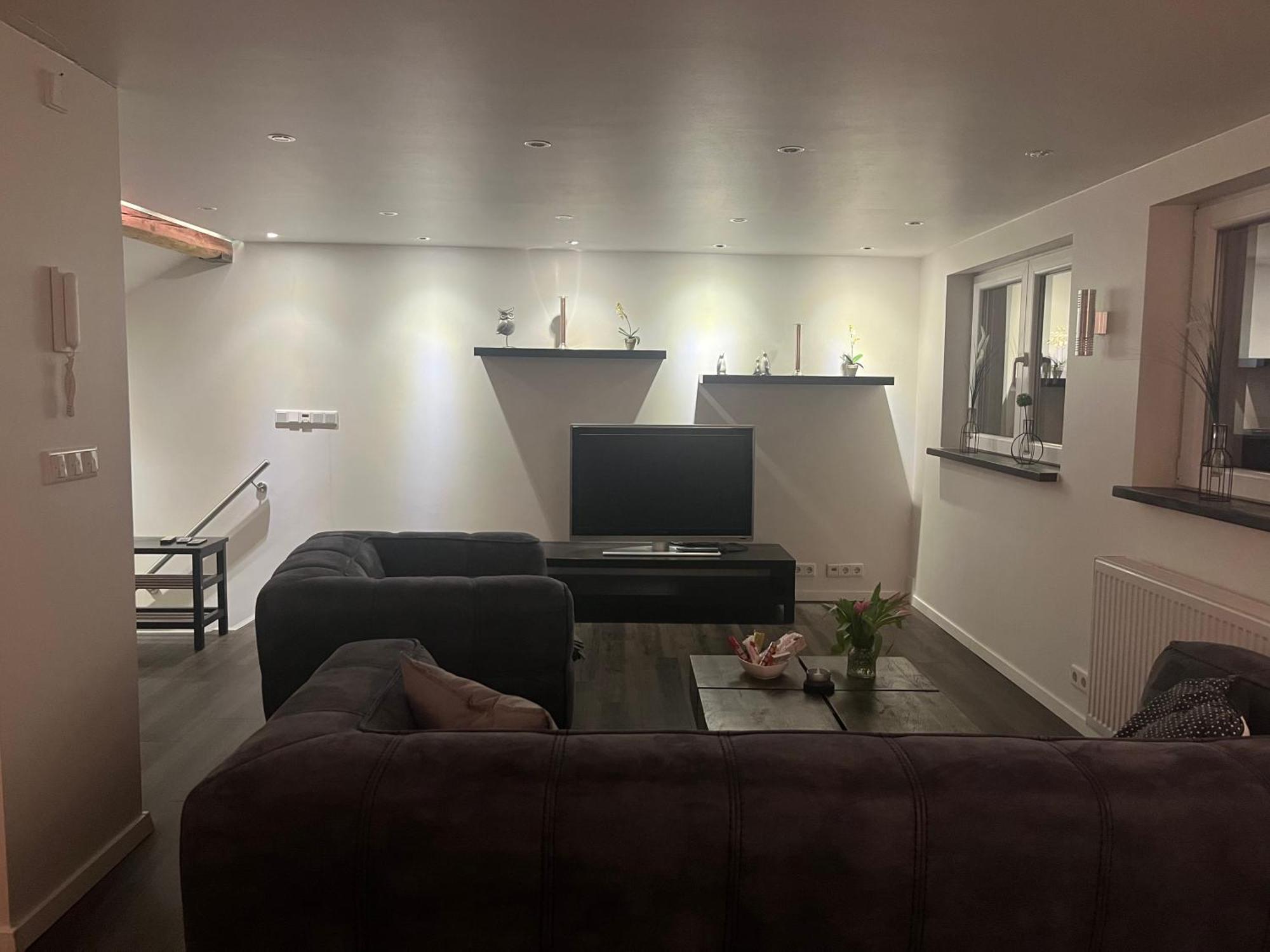 Apartment Tritt Ein Bring Glueck Herein - Exquisite 75 Qm - Messenaehe - Parkplatz - Flughafennaehe